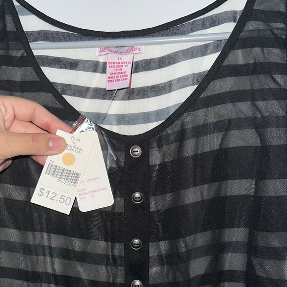 Black and White Sleeveless Tank Top with Sheer Layering - Picture 3 of 5